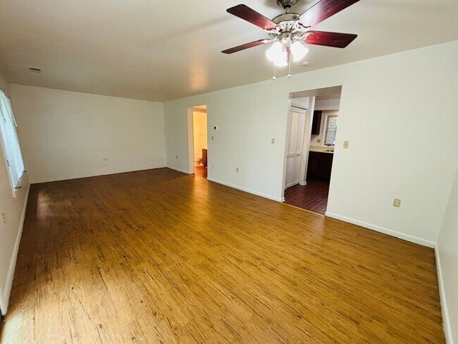 Foto del edificio - 3 Bedroom 2.5 Bath Townhouse