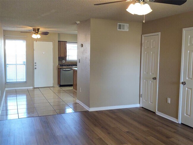 Building Photo - 250 El Dorado Blvd