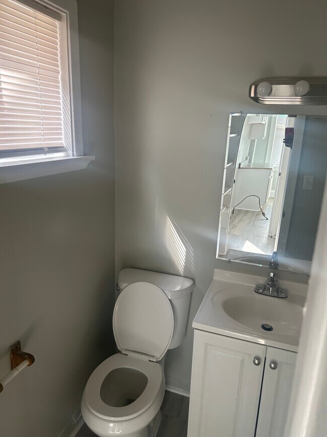 Foto del edificio - 1005 Broadway St