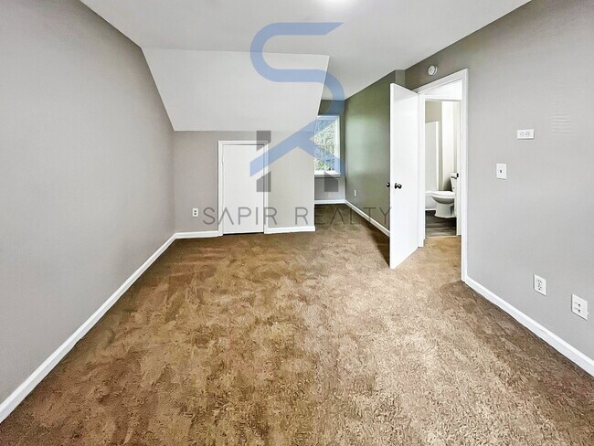 Foto del edificio - 5341 Ridgemere Ct