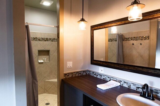 Foto del edificio - 1901 Harmon Hills Rd