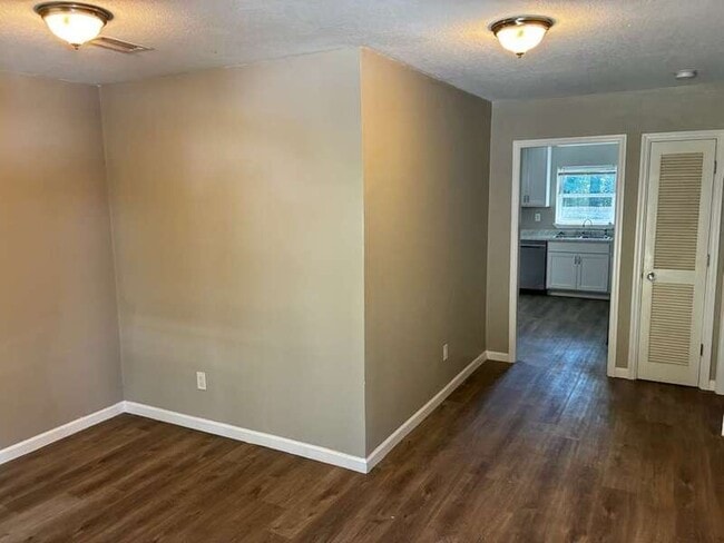 Photo - 6332 Fabian Dr House