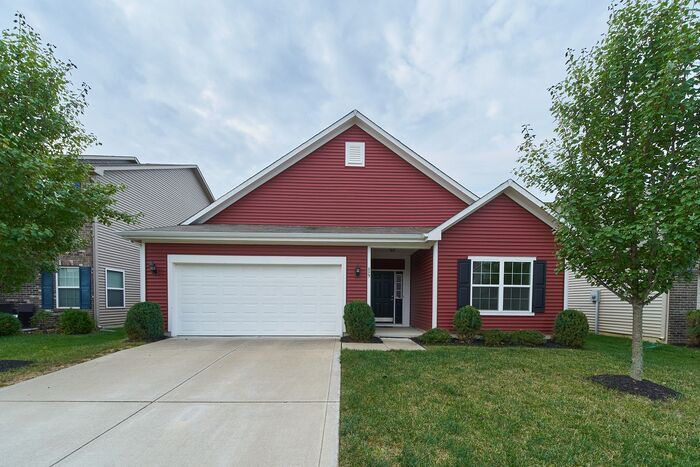 Foto principal - 3 Bedroom 2 Full Bath Ranch in Westfield i...