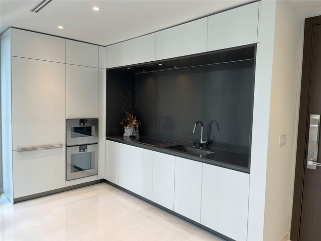 Foto del edificio - 300 Biscayne Boulevard Way