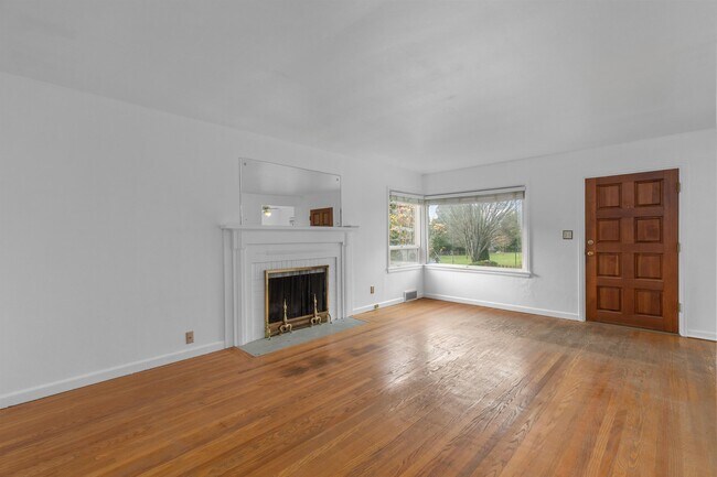 Building Photo - 5012 35th Ave NE