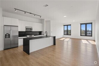 Building Photo - 78 Unquowa Pl