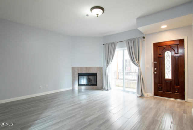 Foto del edificio - 2439 Oswego St