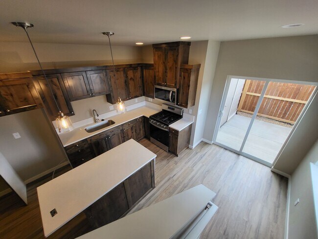 Building Photo - 61570 SE Lucia St