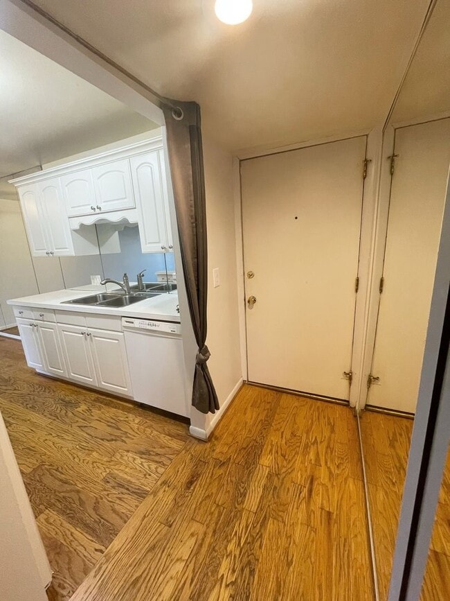 Foto del edificio - Two Bedroom Available in Harbour Cove on t...