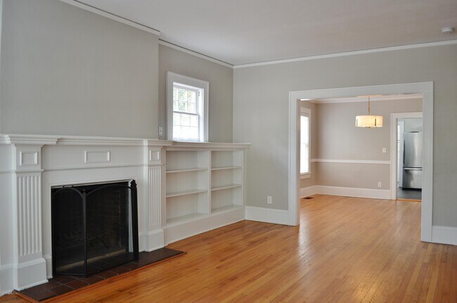 Building Photo - 3562 Pine St