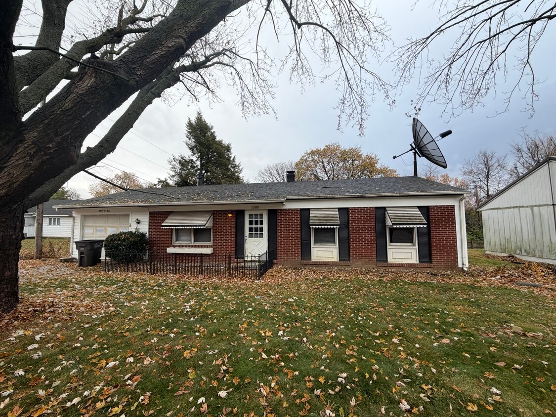 Primary Photo - 1503 Eastview Ave