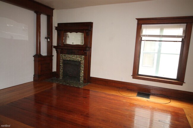 Foto del edificio - 3 br, 2 bath House - 619 Village St AVAILA...