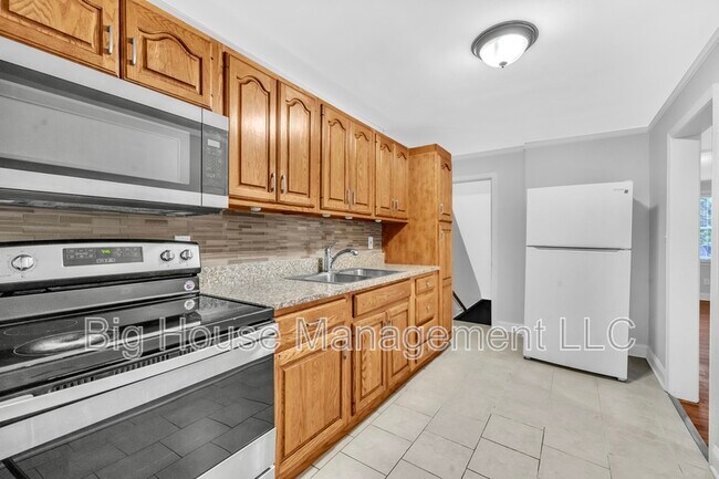 Foto del edificio - 1307 Dartmouth Ave