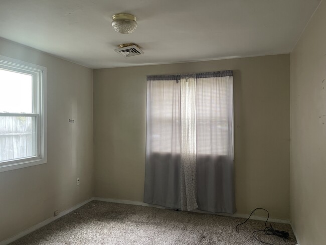 Building Photo - 915 40th St Ct