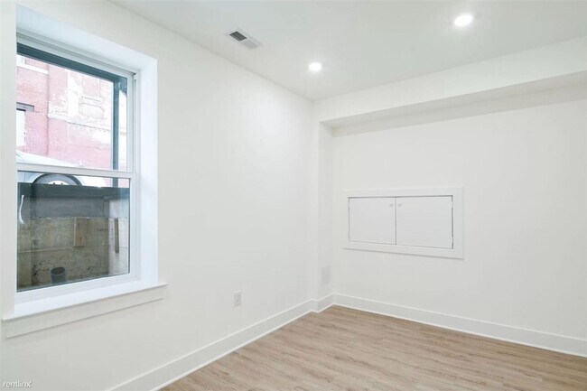 Foto del edificio - 3 br, 3 bath Duplex - 407 W Oxford ST Unit...