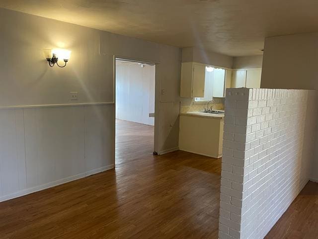 Building Photo - 634 S San Jose Dr