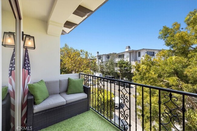 Foto del edificio - 1126 Laurel Ave