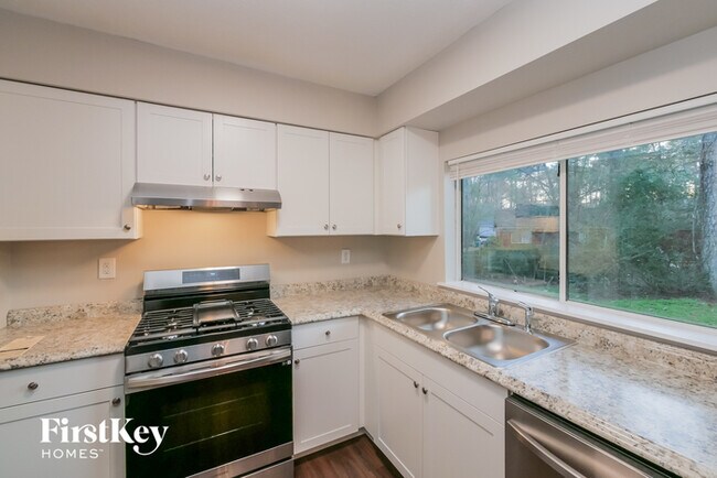 Building Photo - 9052 Homewood Dr