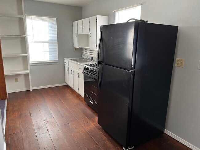 Foto del edificio - 110 Irwin Cir