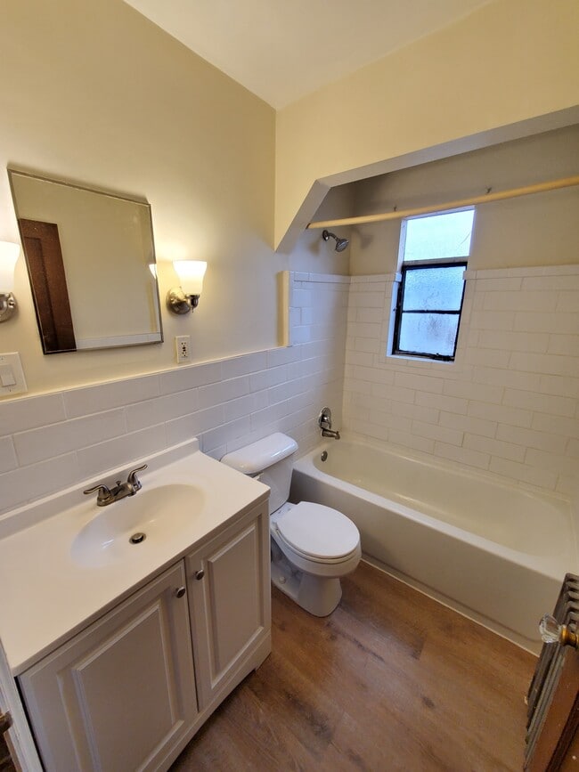 Bathroom - 3358 boudinot ave