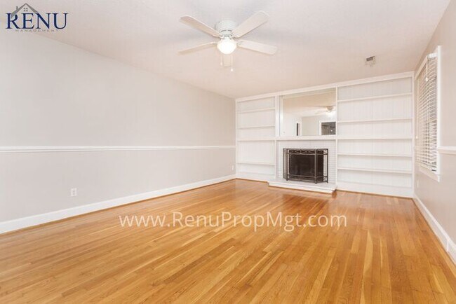 Building Photo - RENU MGT