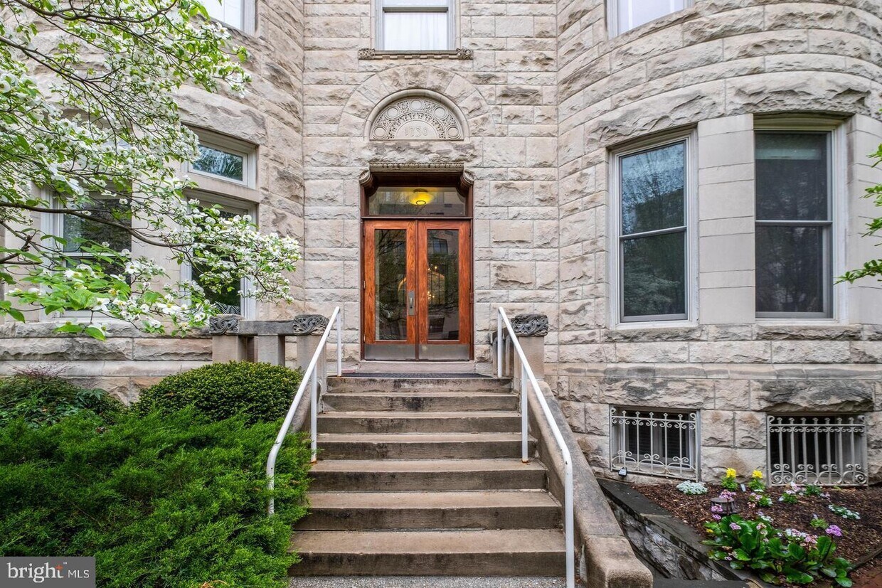 Foto principal - 1730 New Hampshire Ave NW