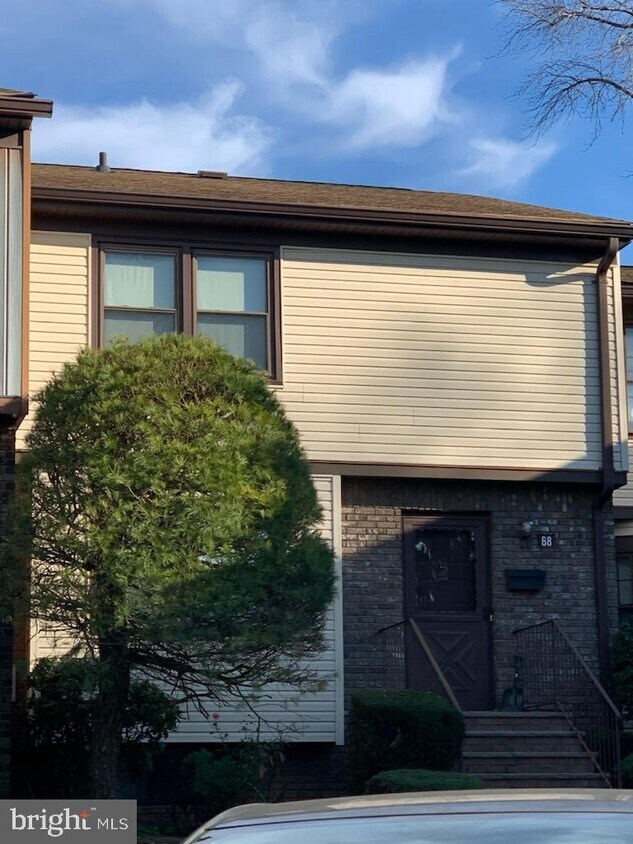 Primary Photo - 68 Highview Dr