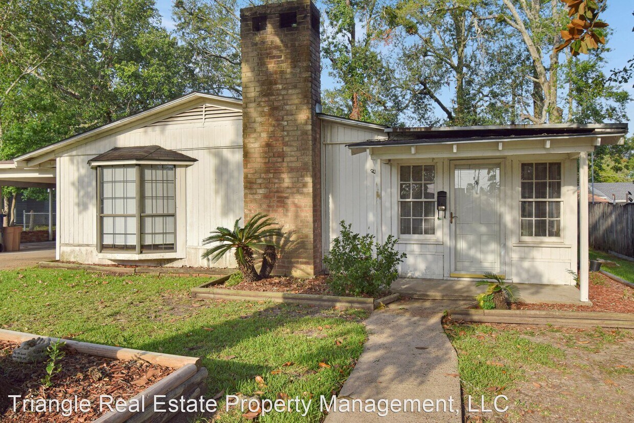 Primary Photo - 3 br, 2.5 bath House - 104 Laurel St