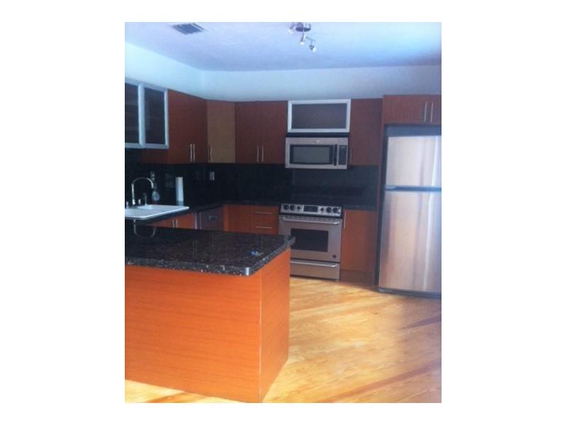 Foto del edificio - 955 NE 92nd St
