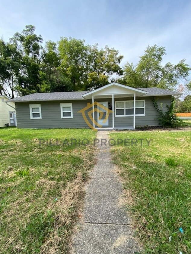 Primary Photo - 4 Bed, 1.5 Bath Updated East Side Ranch on...