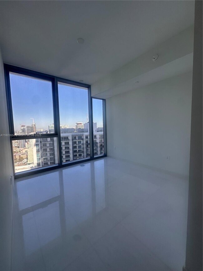 Building Photo - 300 Biscayne Blvd Way