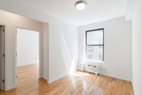 Primary Photo - 150 E 91st St