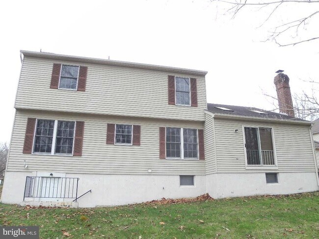 Building Photo - 15108 Plum Tree Way