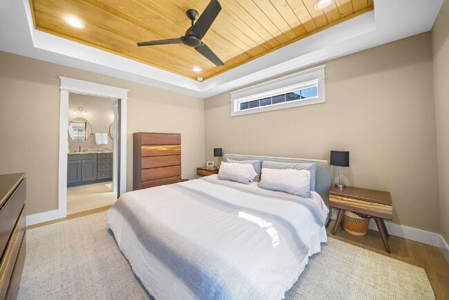 Building Photo - Fully Furnished | Asheville Area | 3–12 Month Leases Available