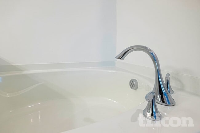 Building Photo - 174 E Rdg Wy