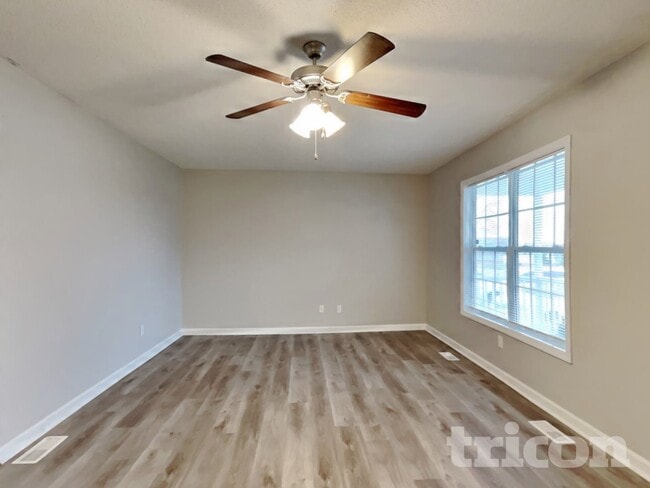 Building Photo - 701 Avondale Dr