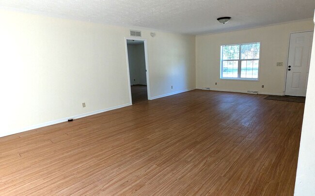 Foto del edificio - 182 N Walker Rd