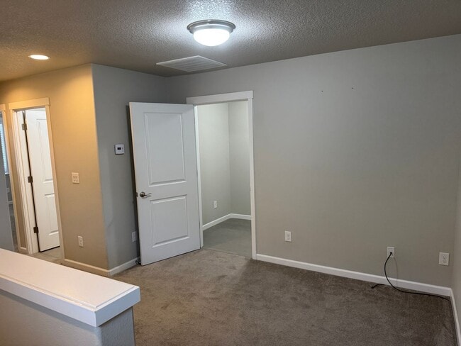 Foto del edificio - Amazing 3 bedroom home