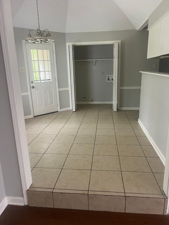 Foto del edificio - 4894 Northdale Dr