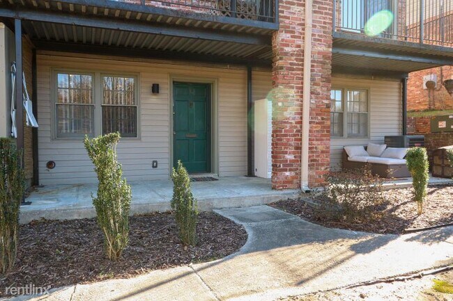 Building Photo - 2 br, 1 bath Condo - 3079 Colonial Way