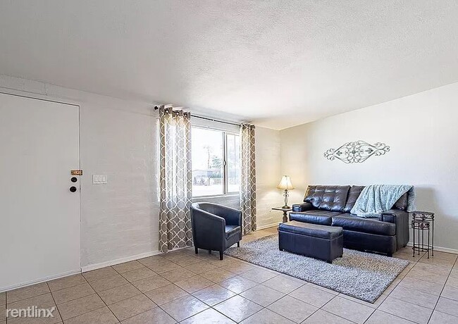 Building Photo - 4 br, 2 bath House - 4813 N Calle Harmonia