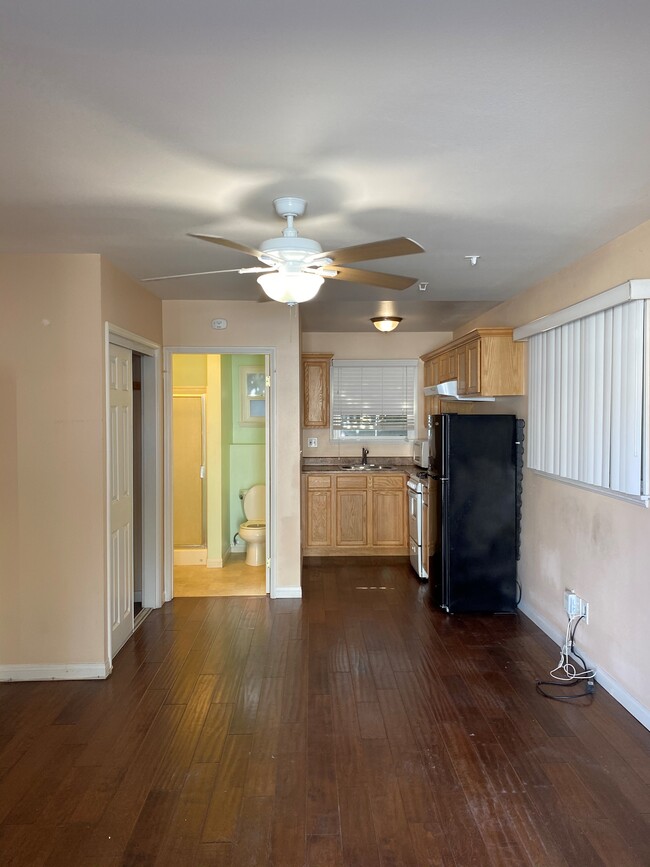 Kitchen and bathroom - 860 Manhattan Beach Blvd