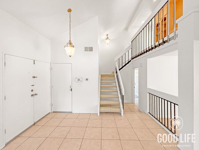 Foto del edificio - Spacious 5B/3BA House in Spring Valley W/ Private Backyard, 2-Car Garage, & Bonus Family Room!