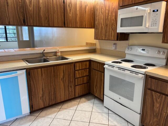 Foto del edificio - 3521 Village Blvd