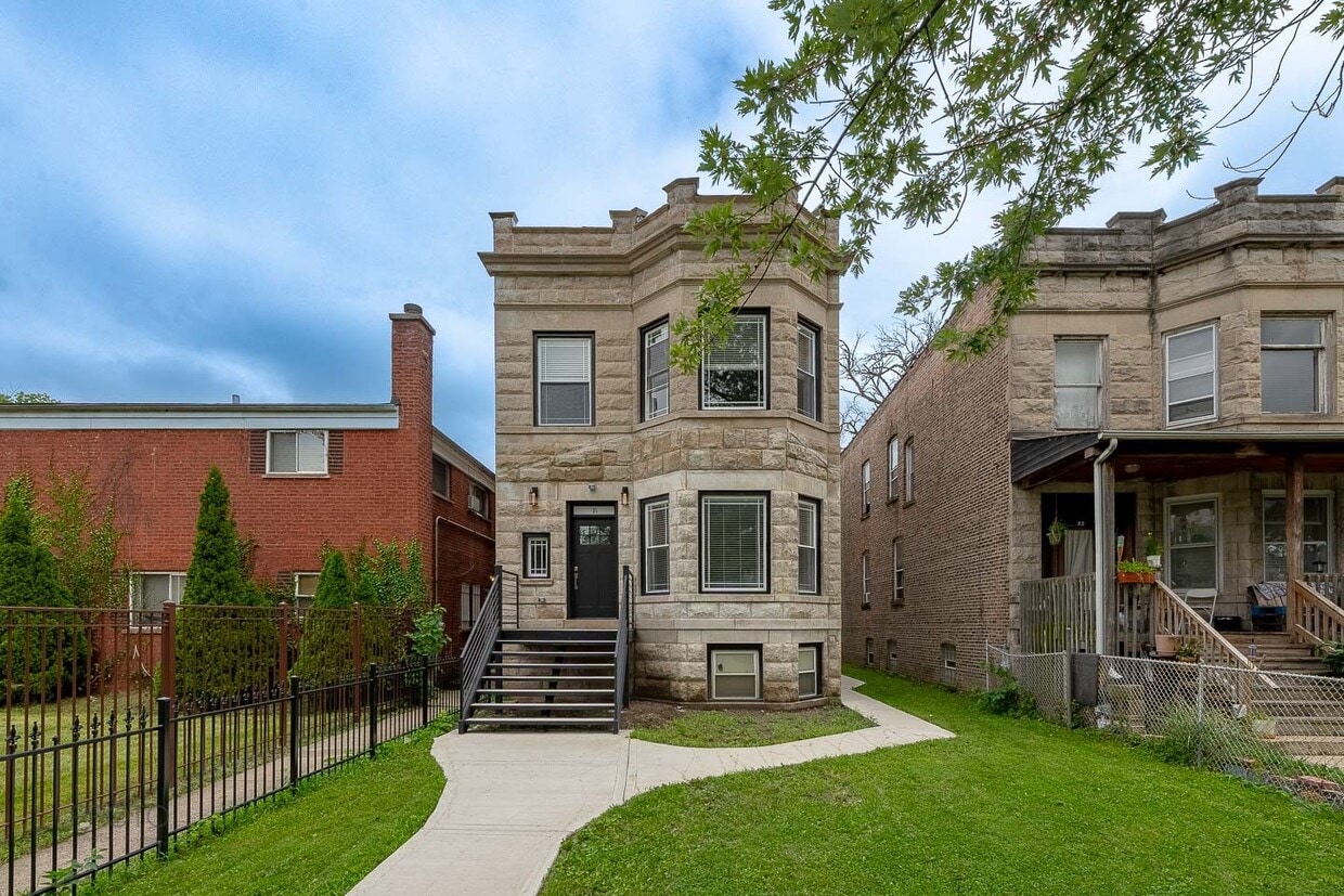 Primary Photo - 35 N Mayfield Ave