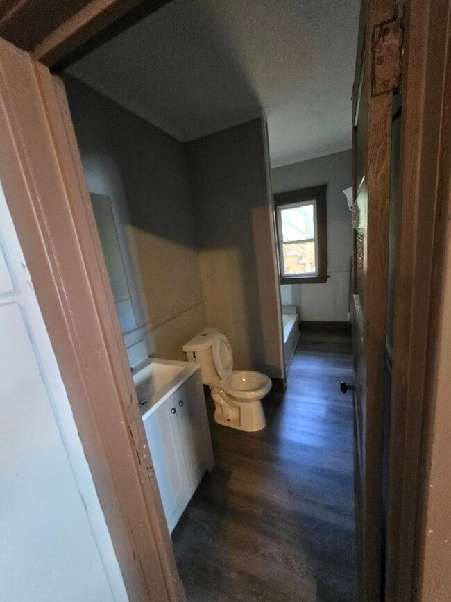 Foto del edificio - 1082 E 78th St