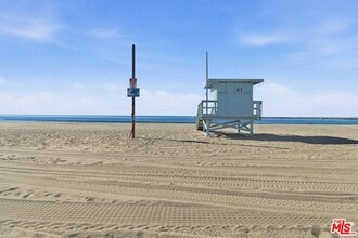 Building Photo - 6400 Pacific Ave