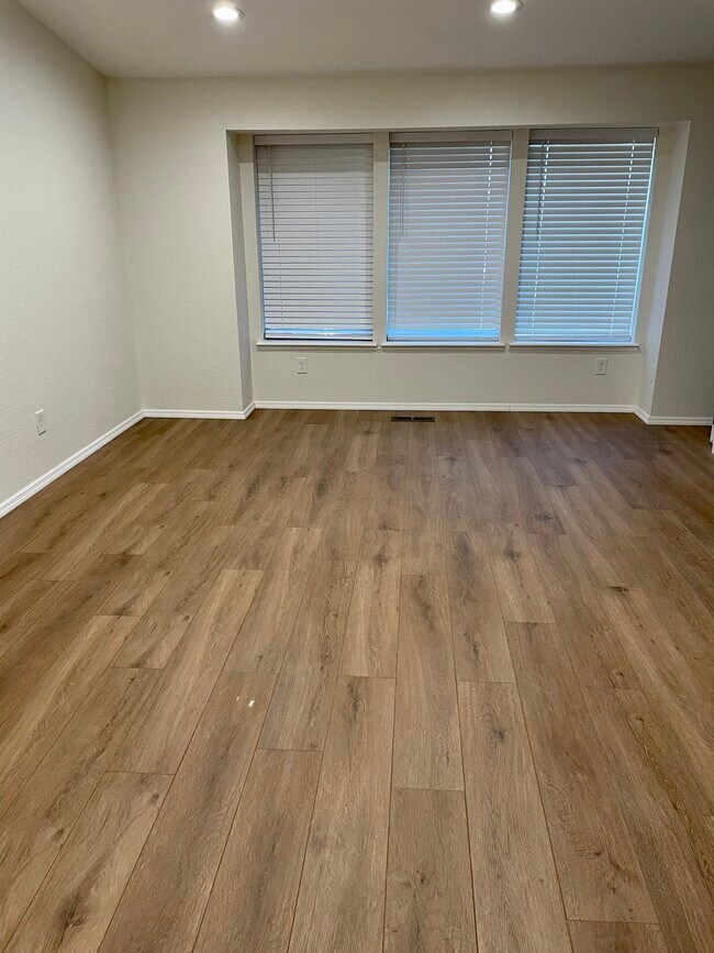 Sala de estar - 201 N 80th Ave