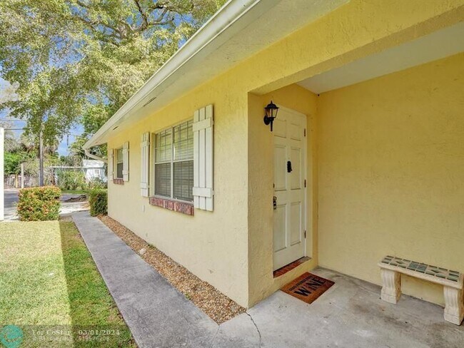 Building Photo - 1812 SW 23rd St
