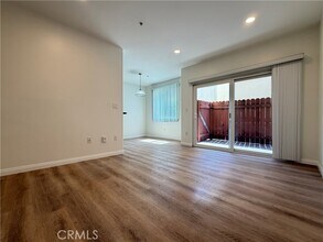 Building Photo - 300 E Providencia Ave